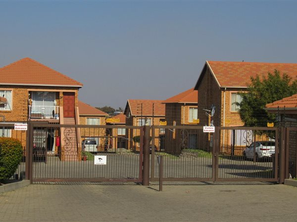 2 Bed Townhouse in Johannesburg Central