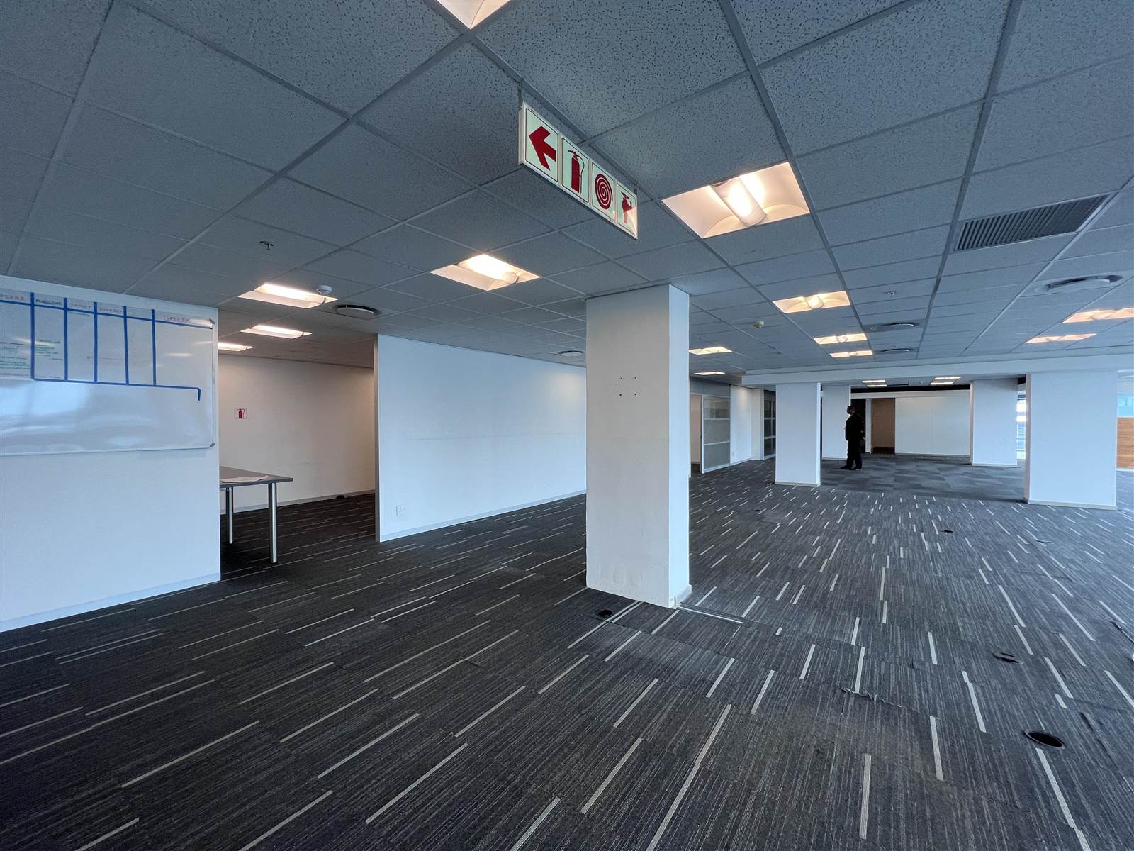 561  m² Commercial space in Cape Town City Centre photo number 9