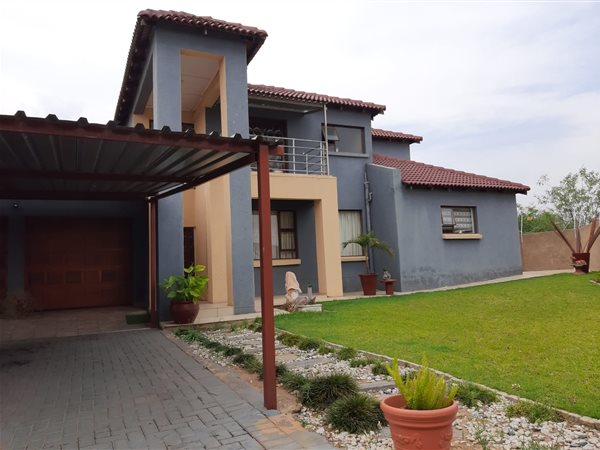 4 Bed House in Serala View