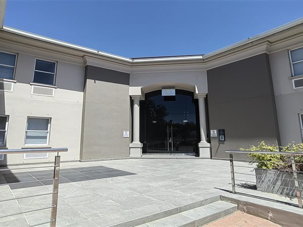 254  m² Commercial space