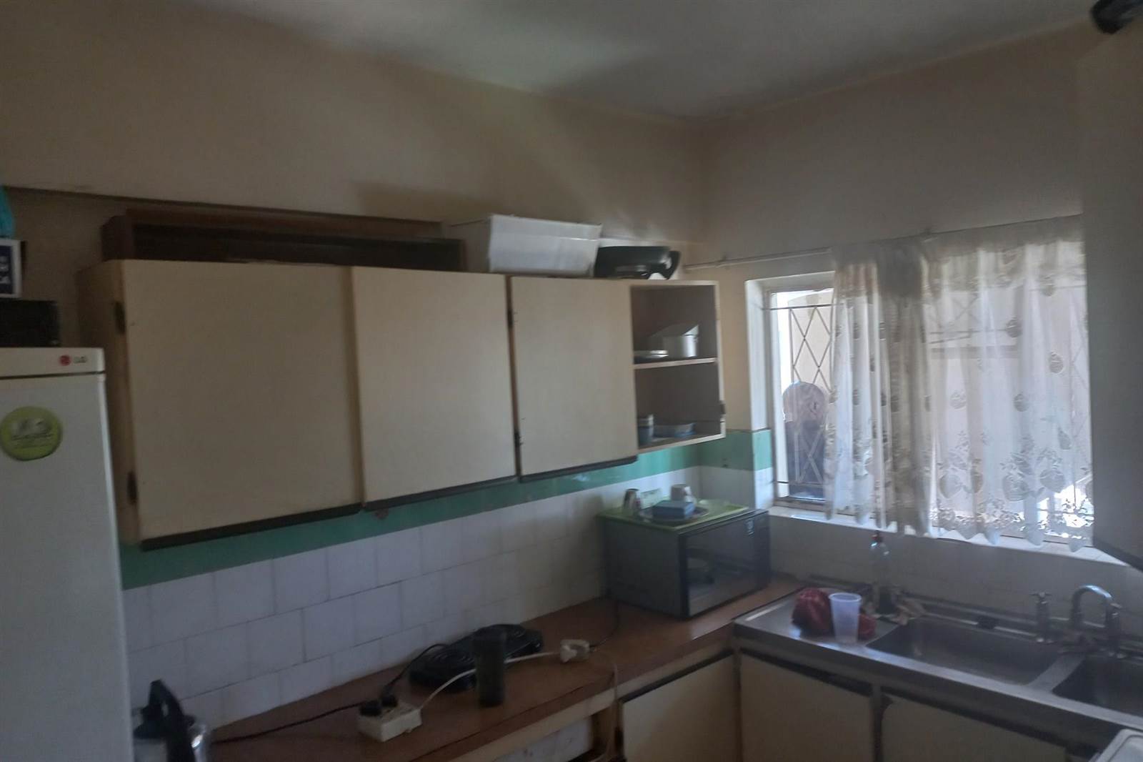 2 Bed Apartment in Pinetown Central photo number 5