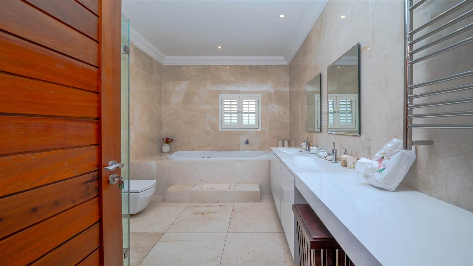 6 Bed House in Mt Edgecombe Estate 1 & 2 photo number 4