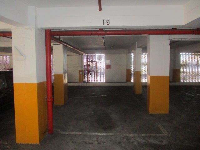 1 Bed Flat in Durban CBD photo number 17
