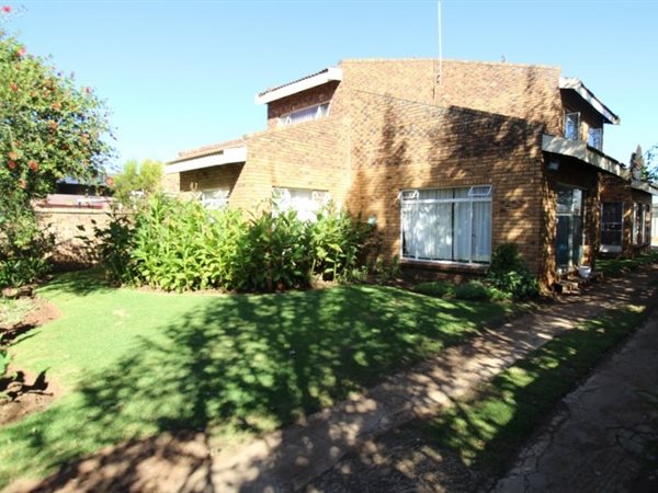 13 Bed House in Kanoniers Park