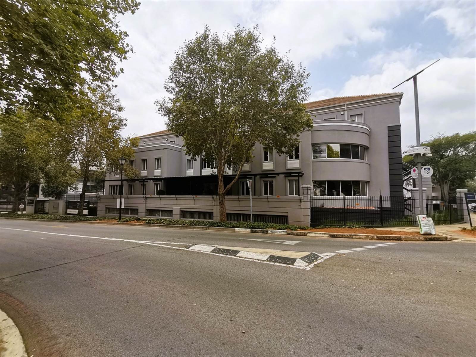 856  m² Office Space in Illovo photo number 7