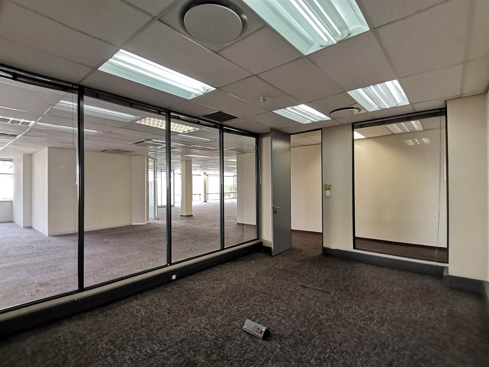 856  m² Office Space in Illovo photo number 27