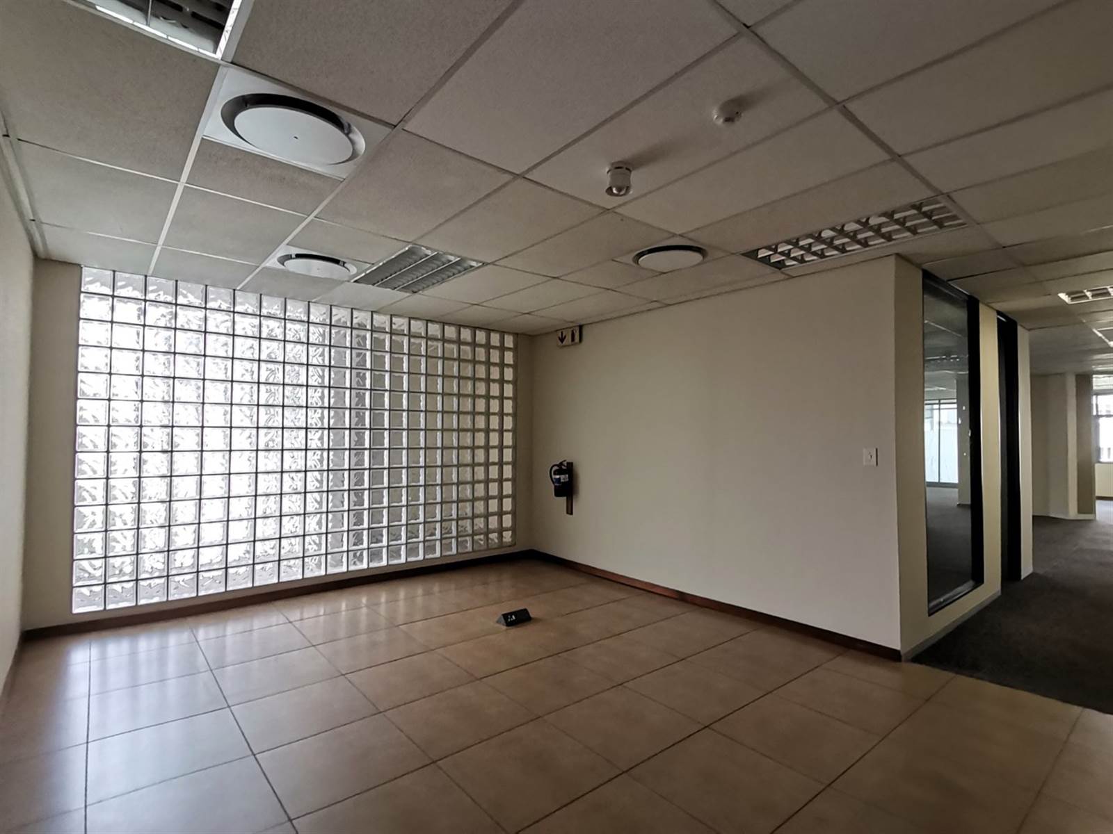 856  m² Office Space in Illovo photo number 22