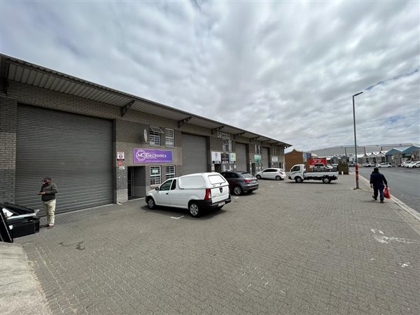 256  m² Industrial space in Brackenfell Industrial