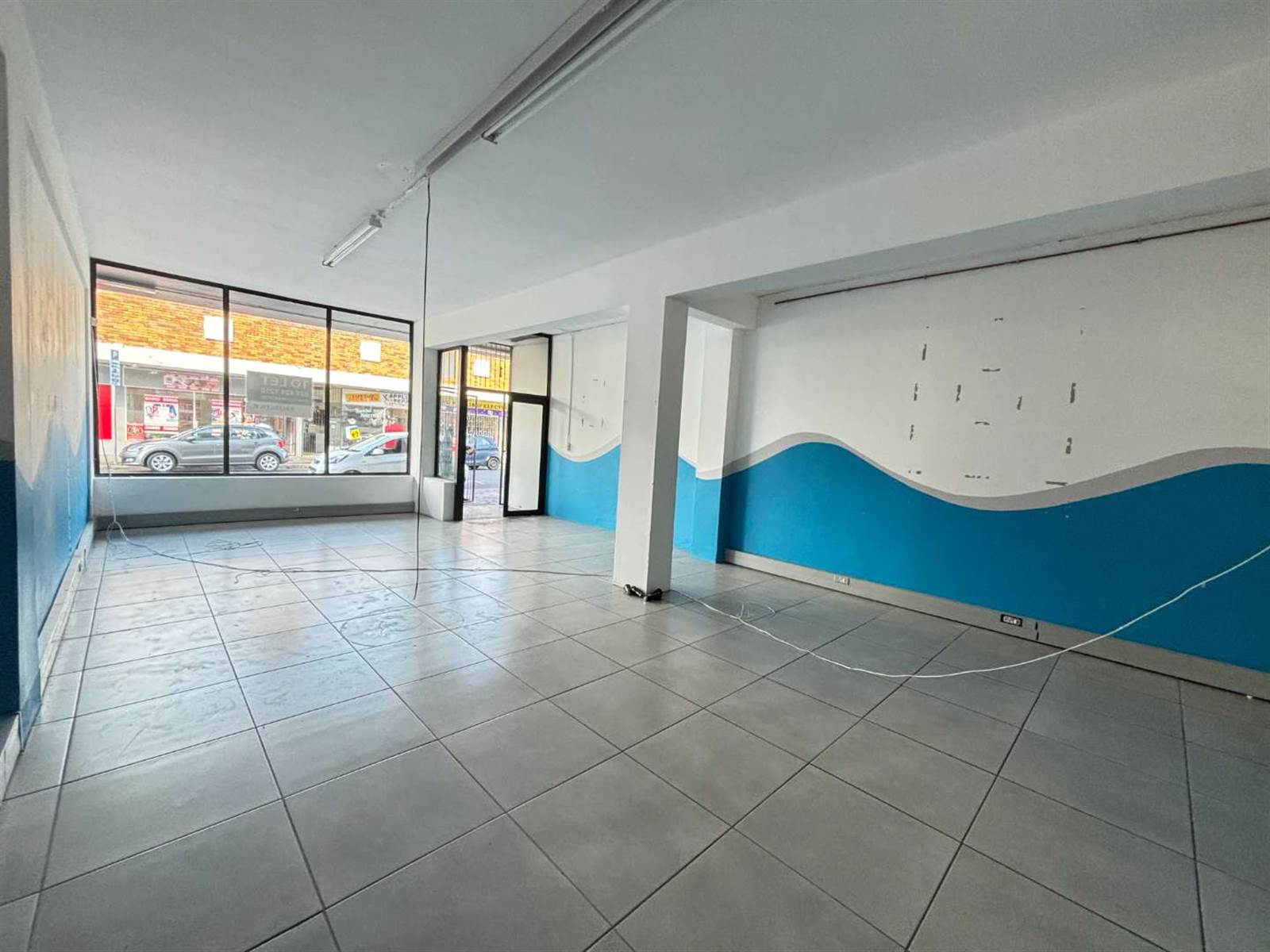 150  m² Retail Space in Paarl photo number 2