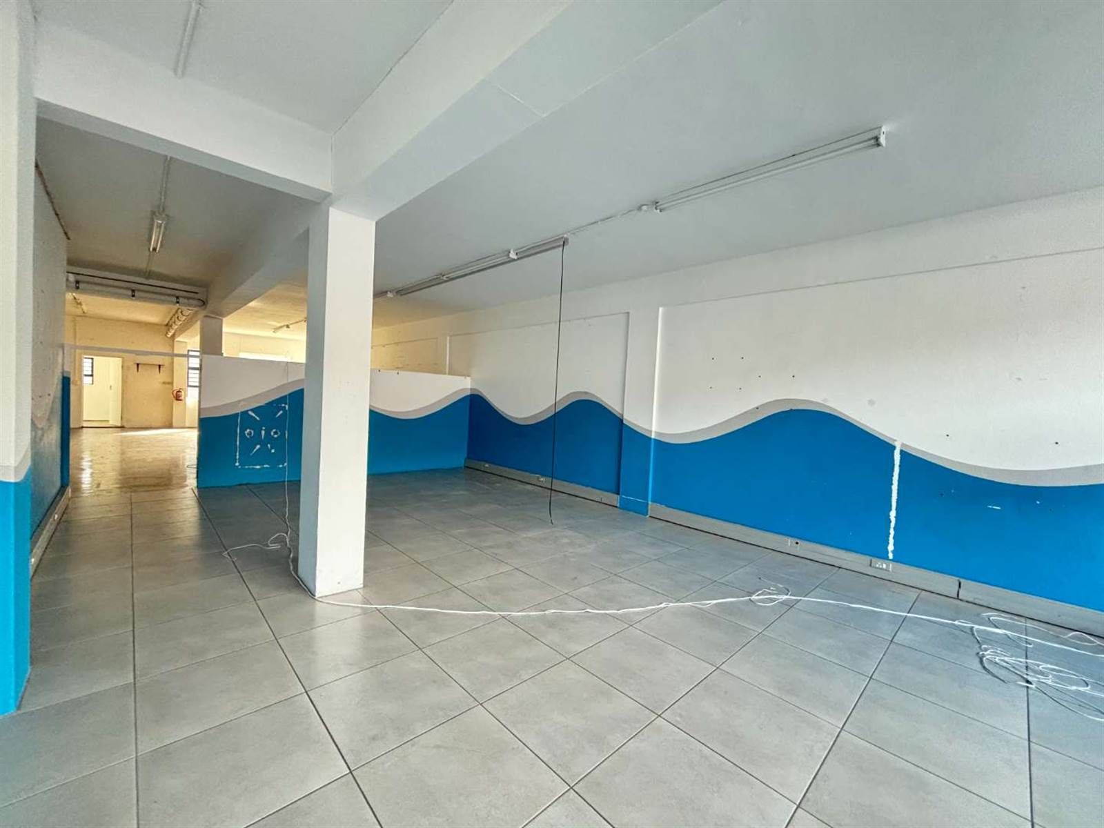 150  m² Retail Space in Paarl photo number 3