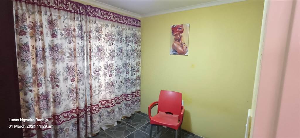 2 Bed House in Soshanguve photo number 12