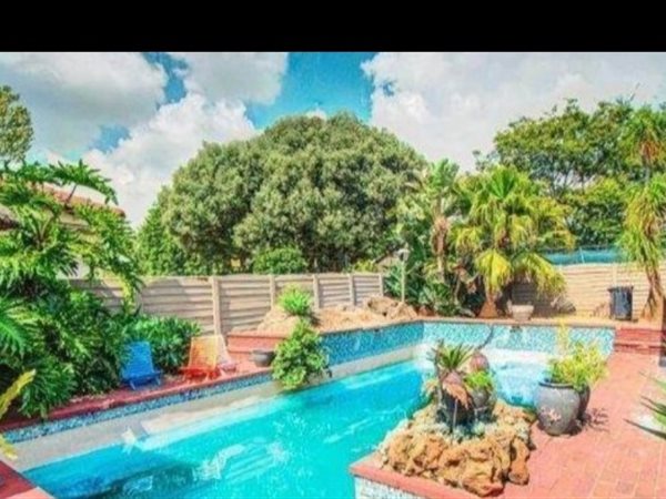 4 Bedroom House 4 Bedroom House