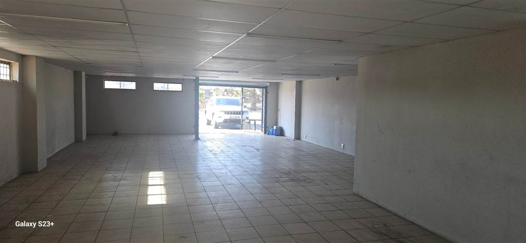 120  m² Commercial space in Meyerton Park photo number 1