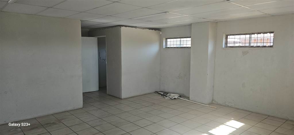 120  m² Commercial space in Meyerton Park photo number 8