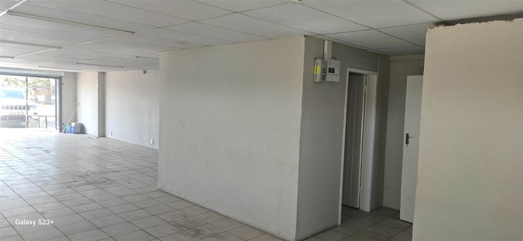 120  m² Commercial space in Meyerton Park photo number 9