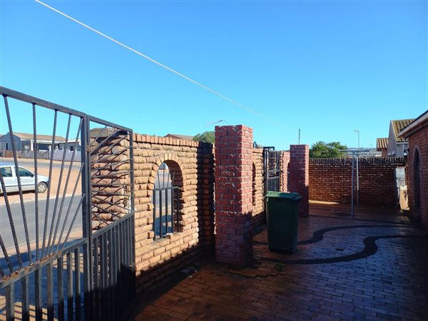 5 Bed House in Louwville