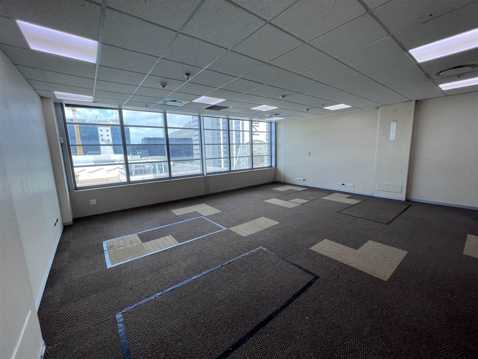 1718  m² Commercial space in Cape Town City Centre photo number 2