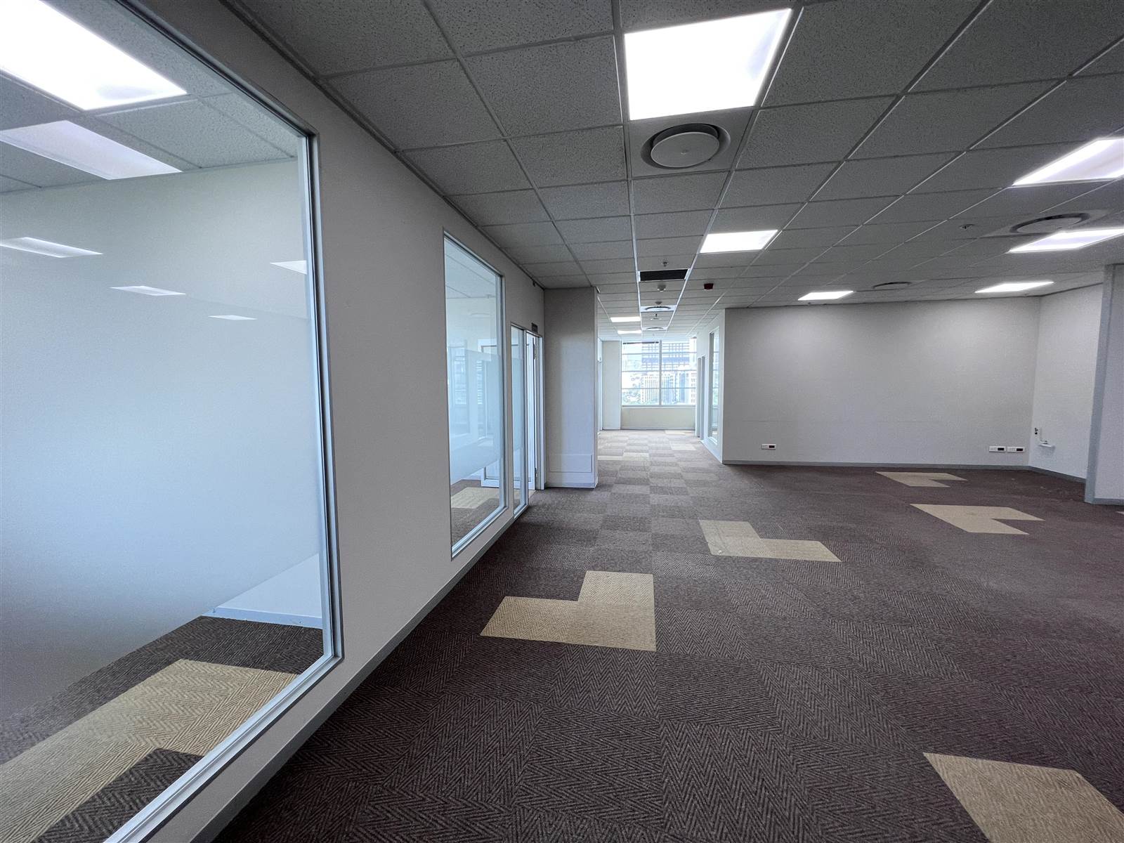 1718  m² Commercial space in Cape Town City Centre photo number 17