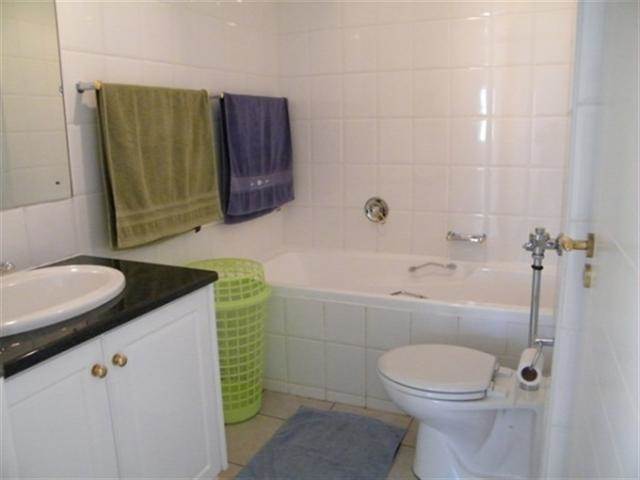 2 Bed Apartment in Knysna Quays photo number 8