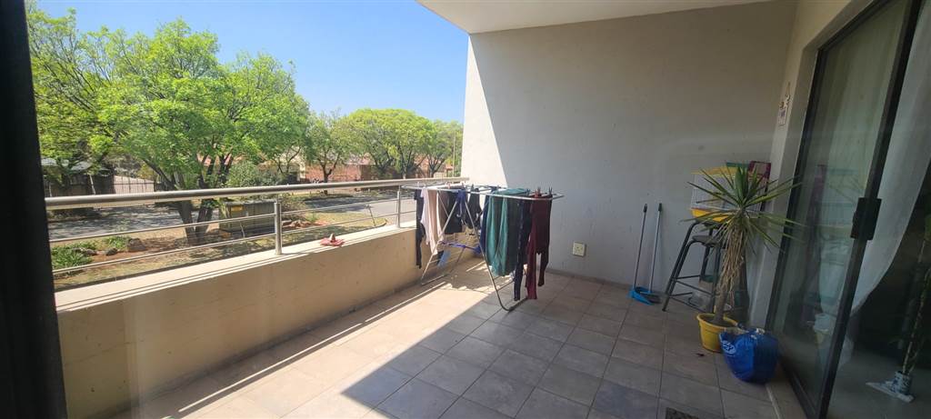 2 Bed Townhouse in Germiston Central photo number 13
