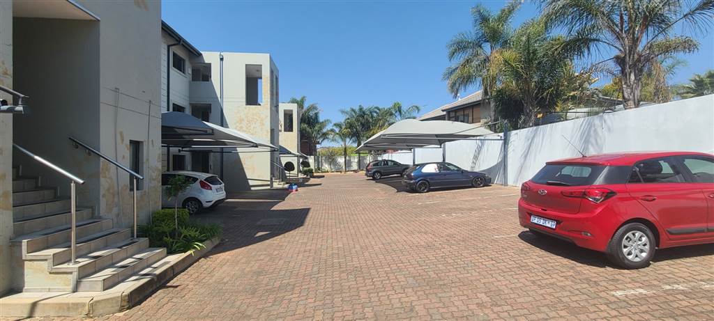 2 Bed Townhouse in Germiston Central photo number 15