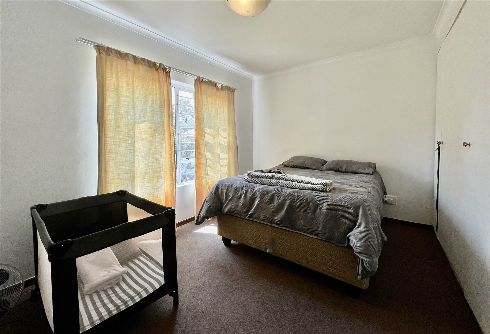 2 Bed Apartment in Leeuwenhof Estate photo number 7