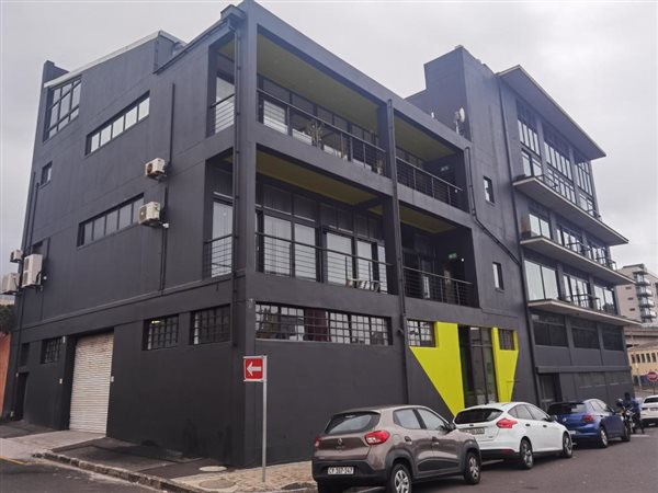 275  m² Commercial space