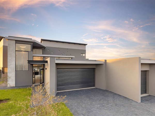 4 Bedroom House 4 Bedroom House