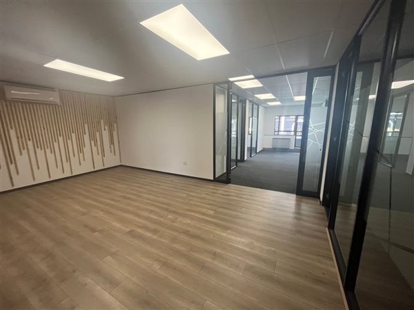 131.729995727539  m² Commercial space in Hyde Park