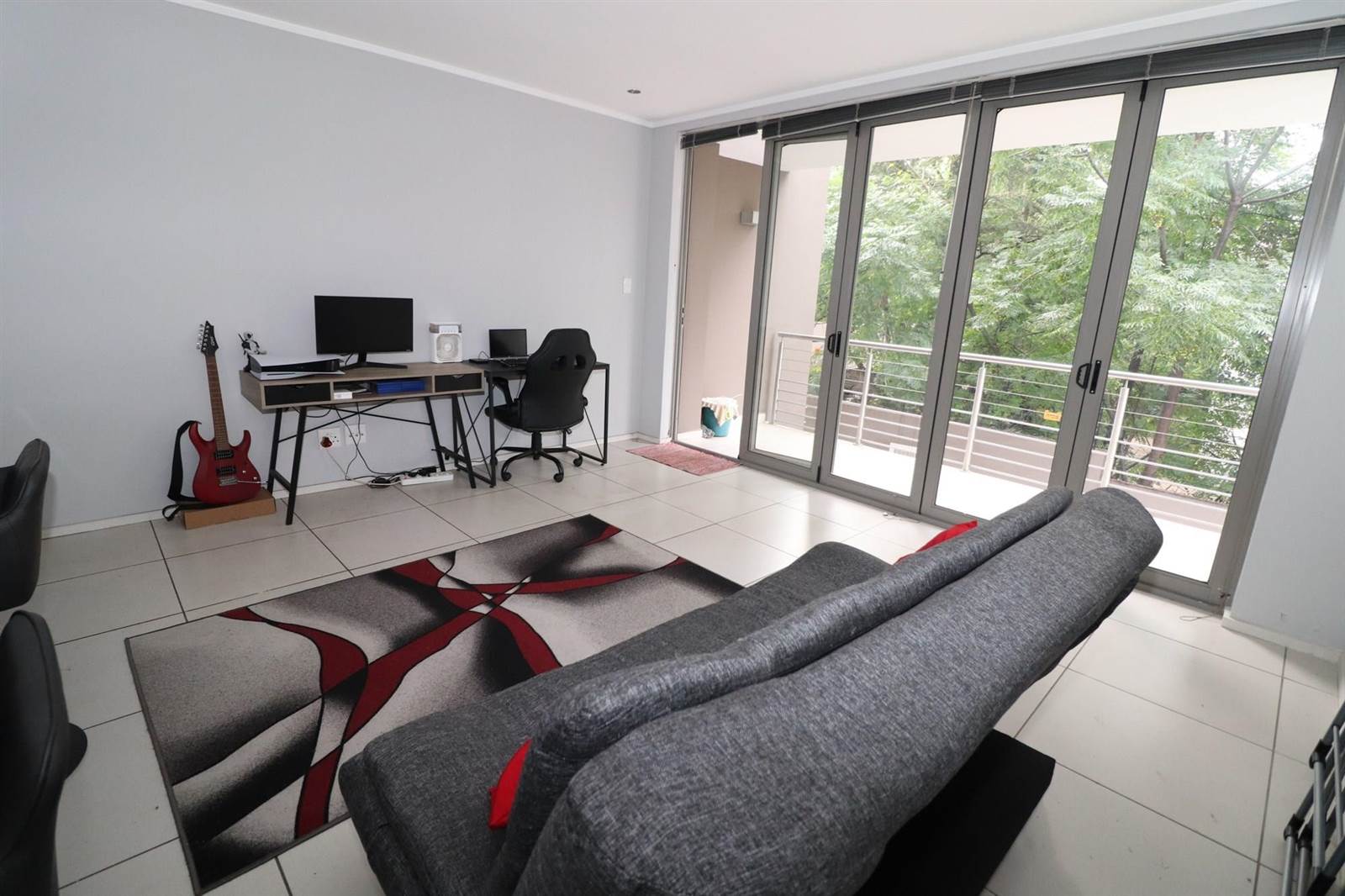 1 Bed Apartment in Rivonia photo number 3