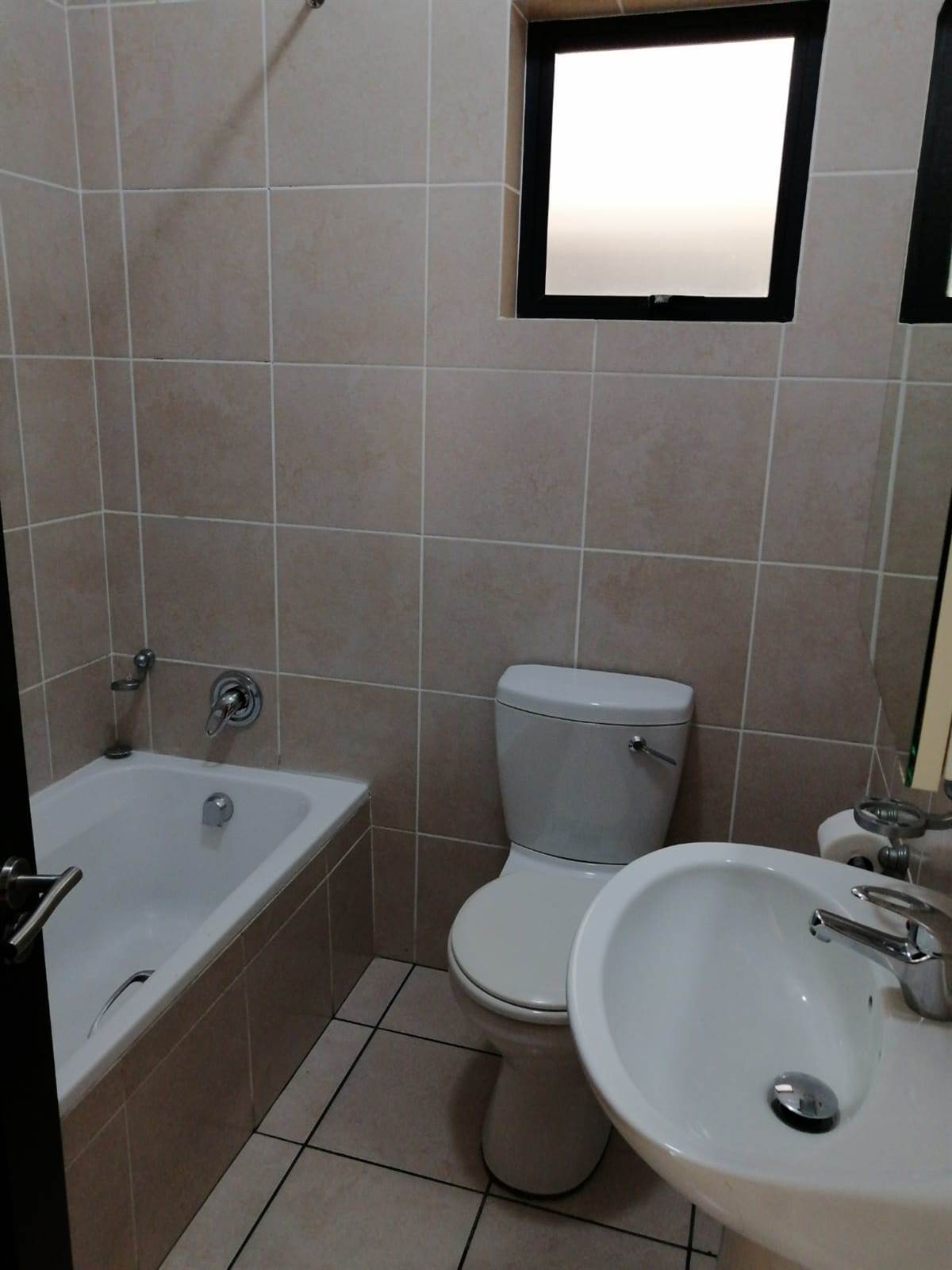 3 Bed Flat in Uvongo photo number 8