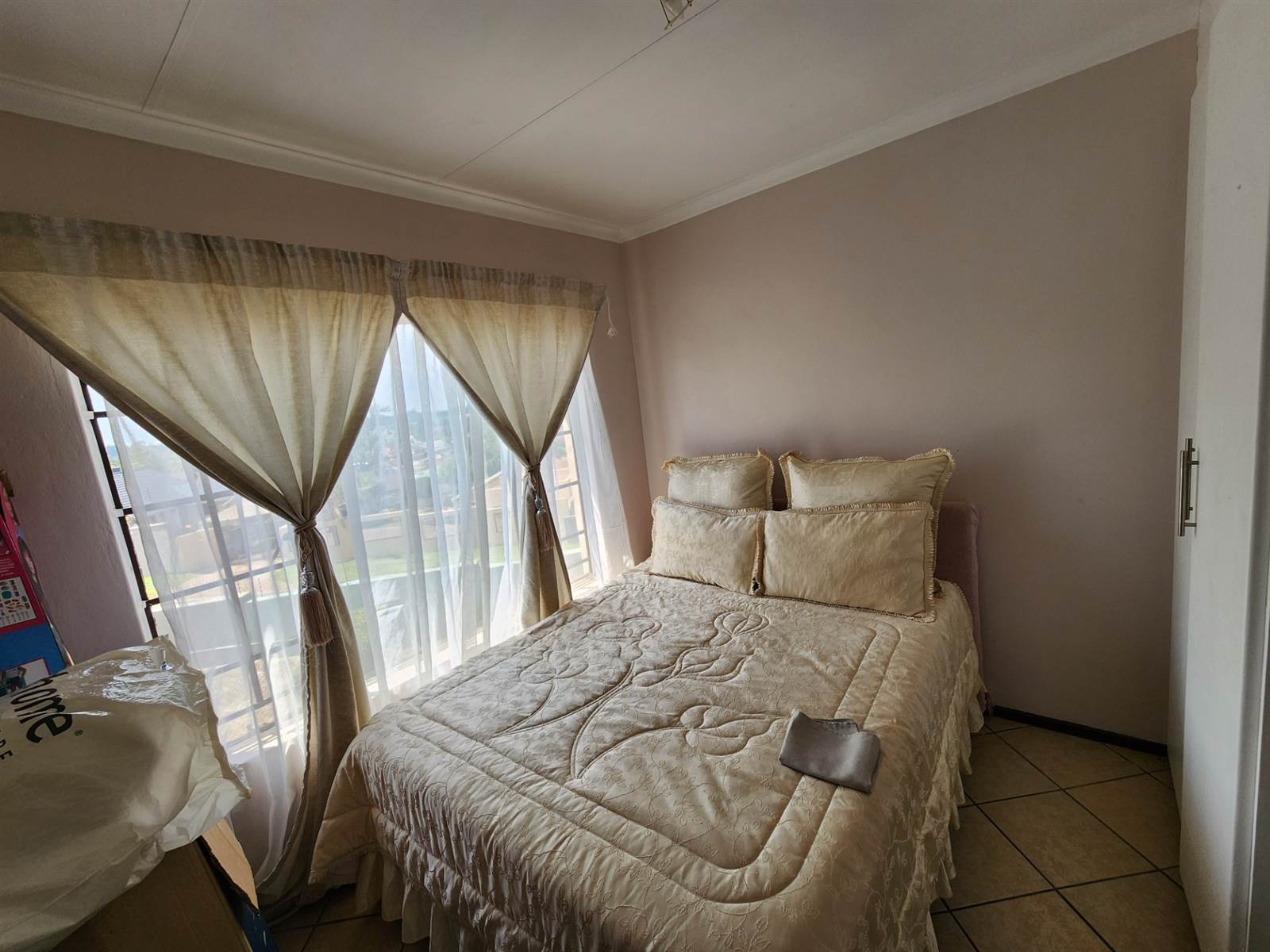 3 Bed Apartment in Grobler Park photo number 25