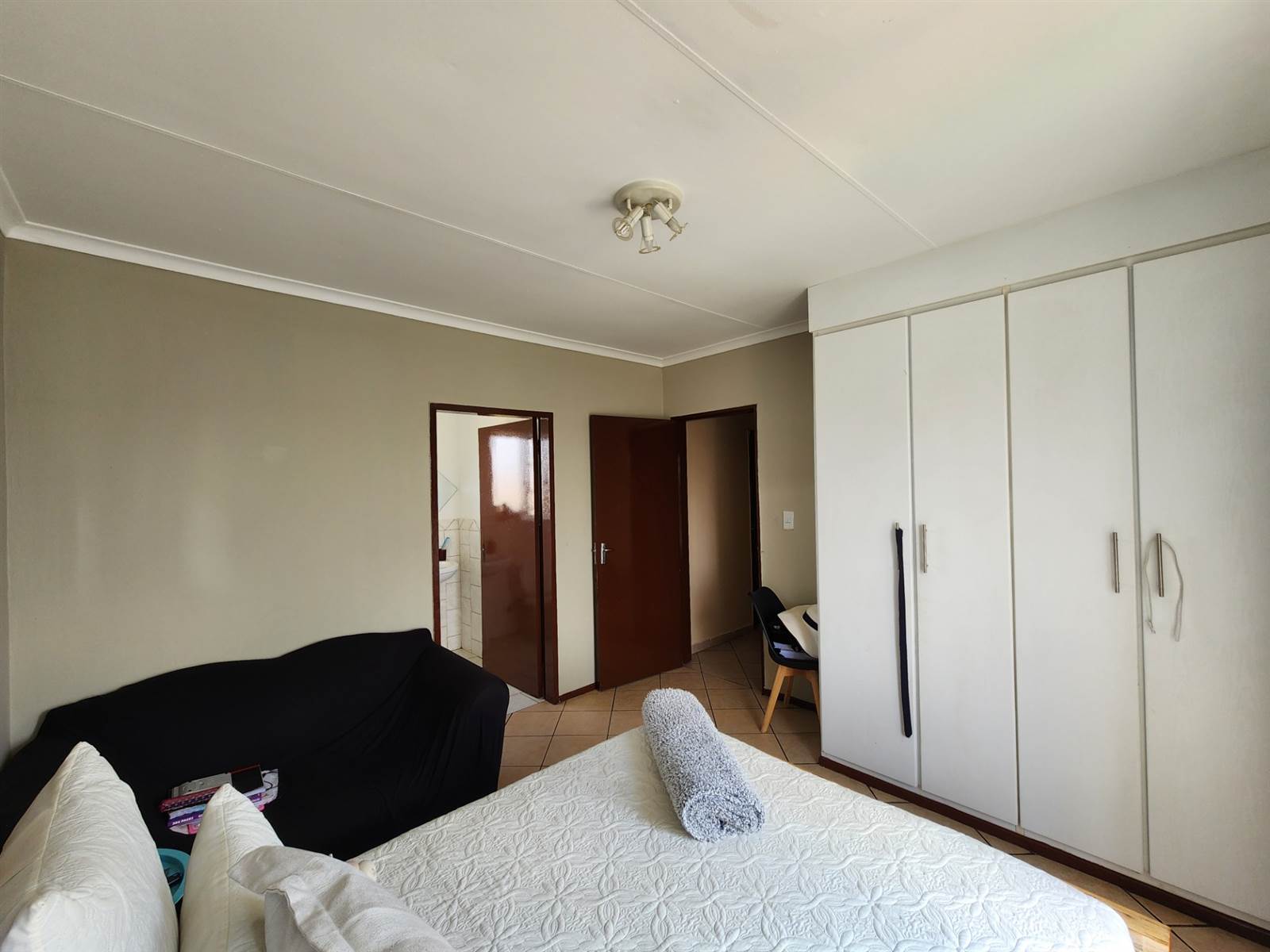 3 Bed Apartment in Grobler Park photo number 27
