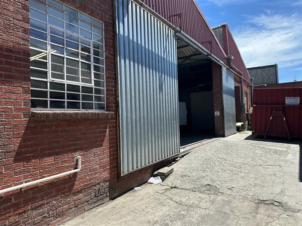 1145  m² Industrial space in Triangle Farm