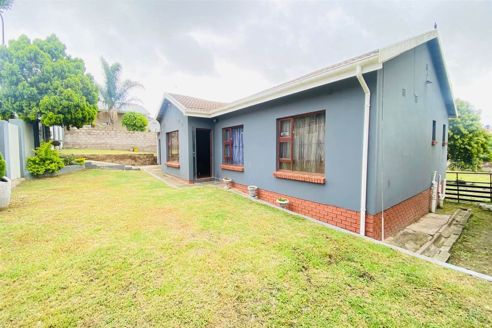4 Bed House in Southernwood photo number 8