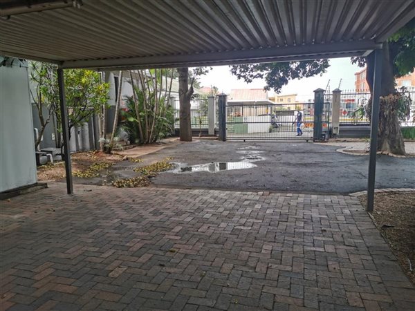 180  m² Retail Space in Glenwood
