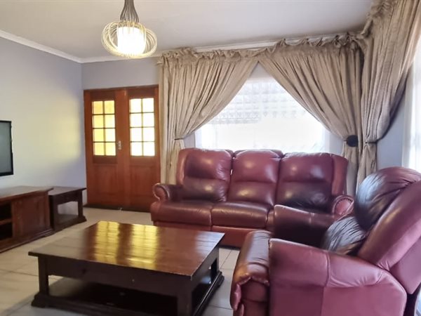 2 Bed House in Flora Park