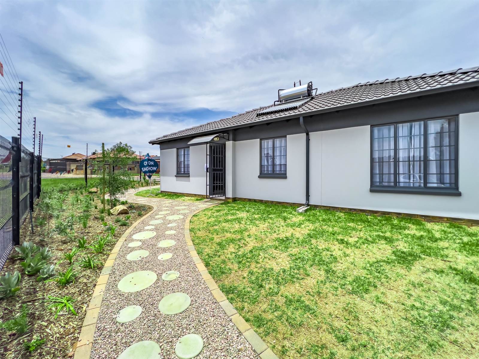 3 Bed House in Mamelodi photo number 11