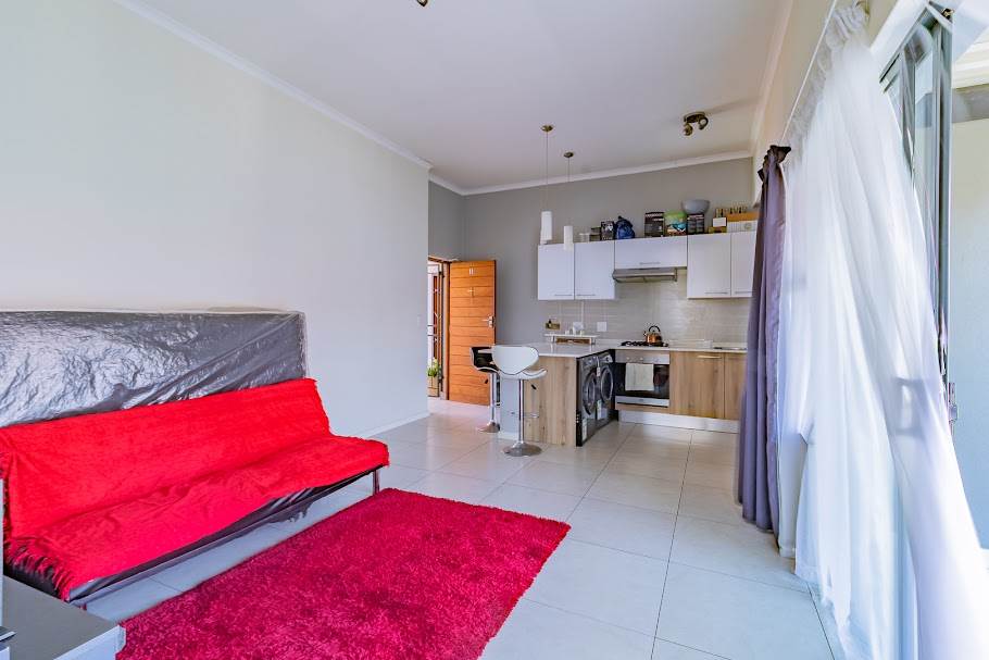 1 Bed Apartment in Modderfontein photo number 2
