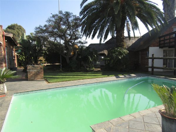 4 Bedroom House 4 Bedroom House