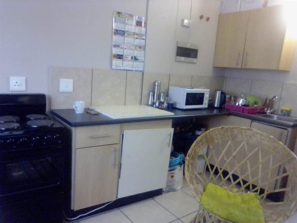 2 Bed Flat in Madadeni photo number 7