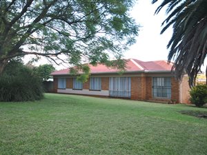 4 Bed House in Signal Hill