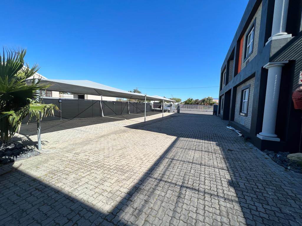 252  m² Retail Space in Tableview photo number 18