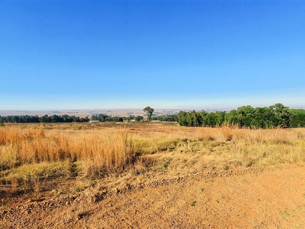 8 986 m² Land