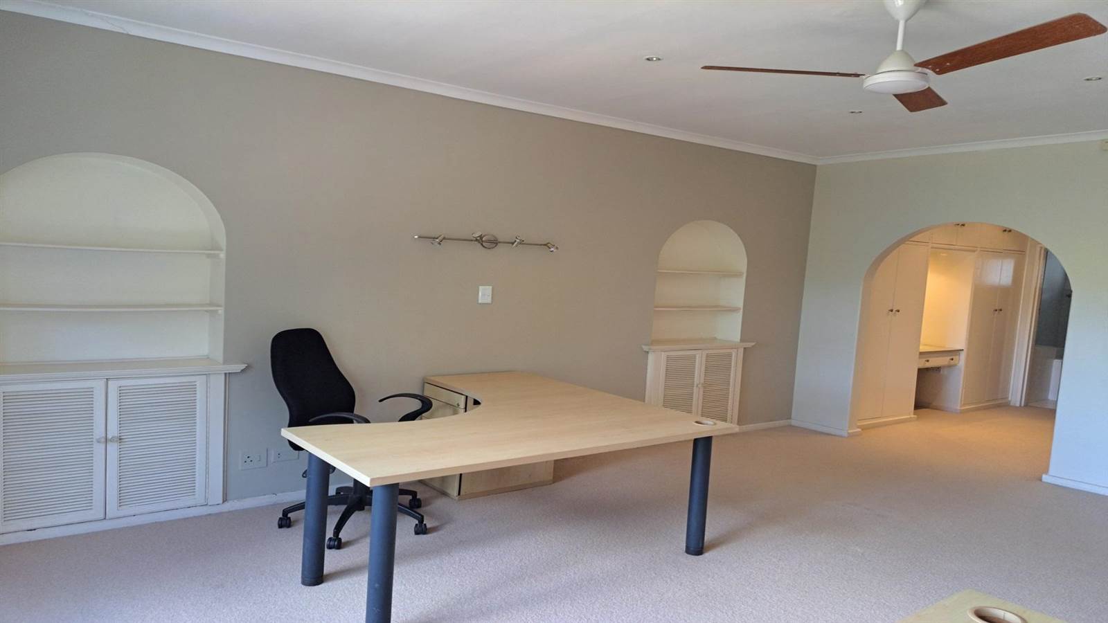 38  m² Office Space in Kloof photo number 7