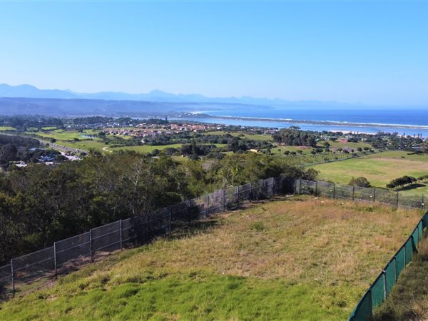 979 m² Land available in Baron View