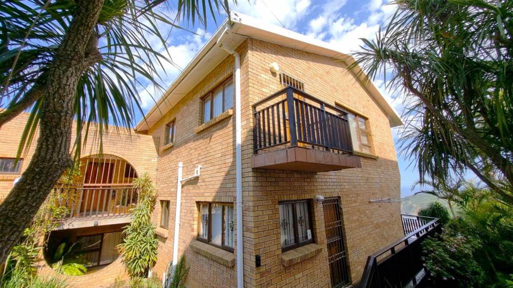 3 Bed House in Herolds Bay photo number 16