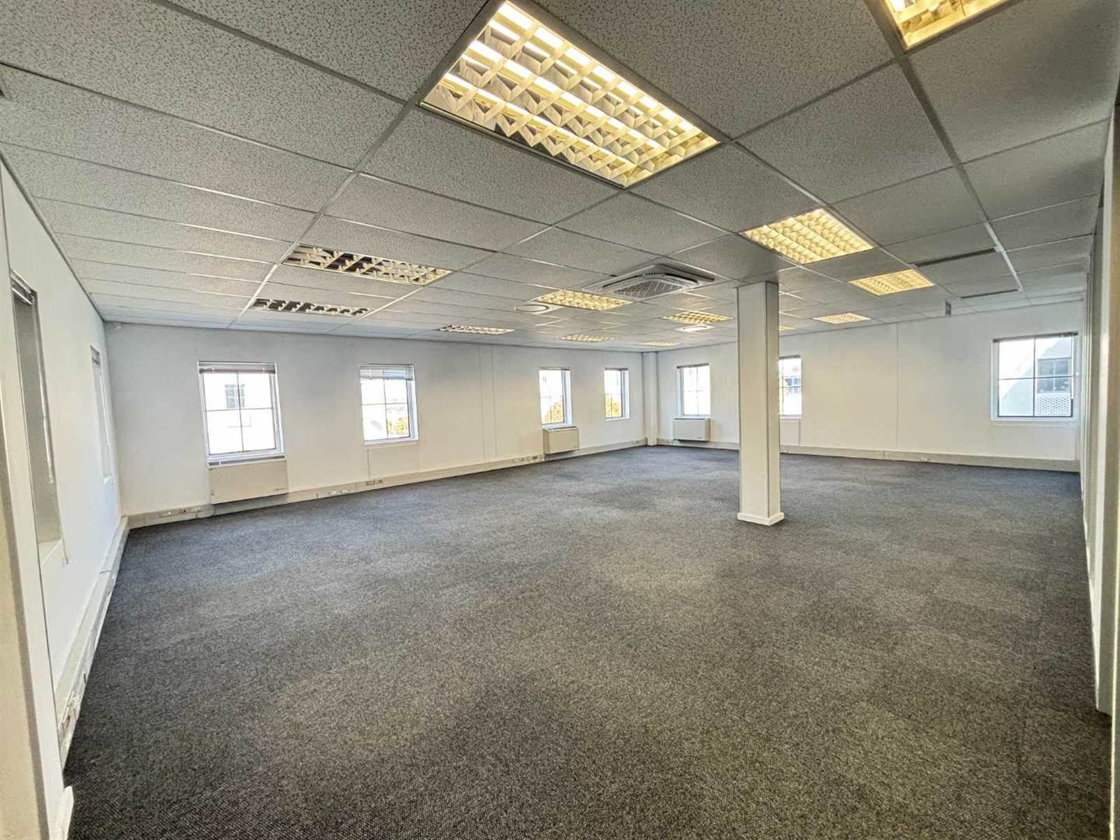 132  m² Office Space in Techno Park photo number 2