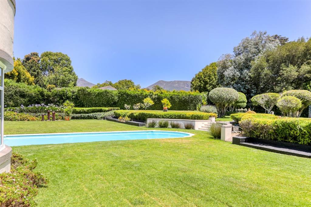 5 Bed House in Constantia photo number 28