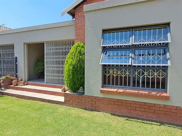 2 Bedroom Townhouse 2 Bedroom Townhouse